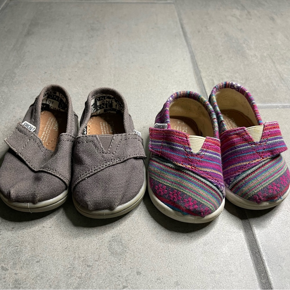 Toms - set of 2 size toddler 4c